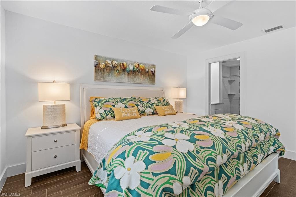 10682 Gulf Shore Dr C302, Naples, FL 34108-12
