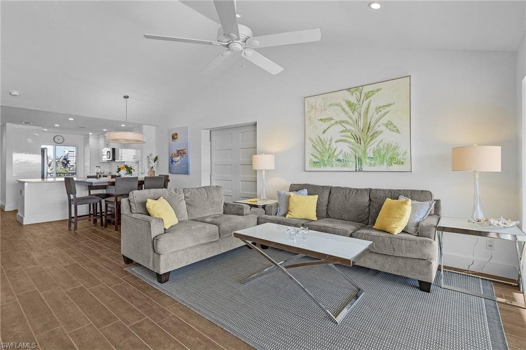 10682 Gulf Shore Dr C302, Naples, FL 34108-18