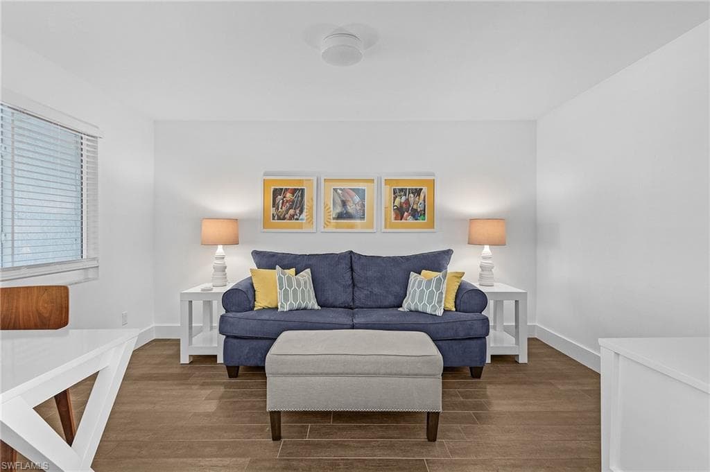 10682 Gulf Shore Dr C302, Naples, FL 34108-19