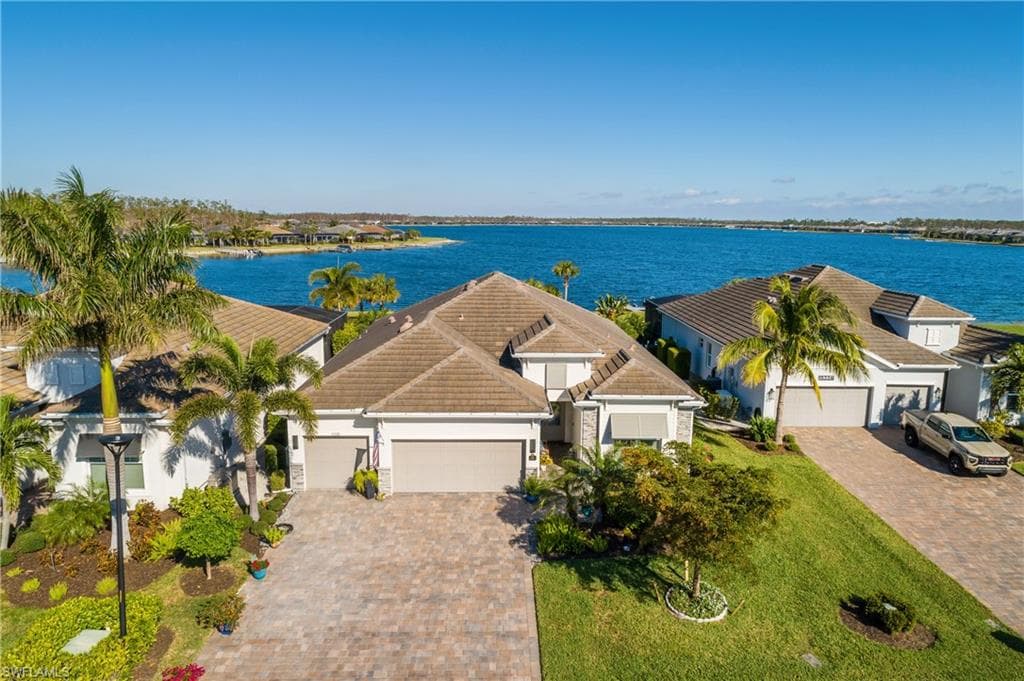15320 Blue Bay Cir, Fort Myers, FL 33913-2