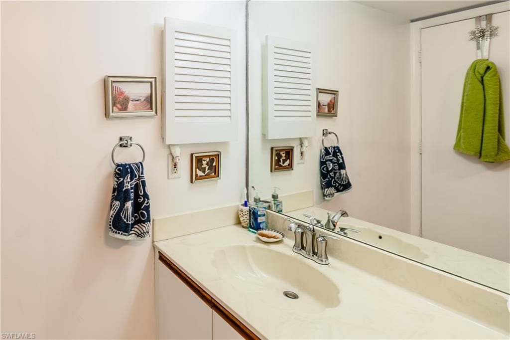 991 Barfield Dr 302, Marco Island, FL 34145-13