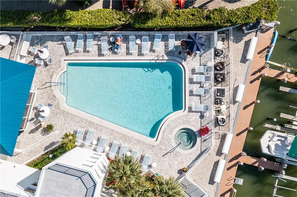 991 Barfield Dr 302, Marco Island, FL 34145-21