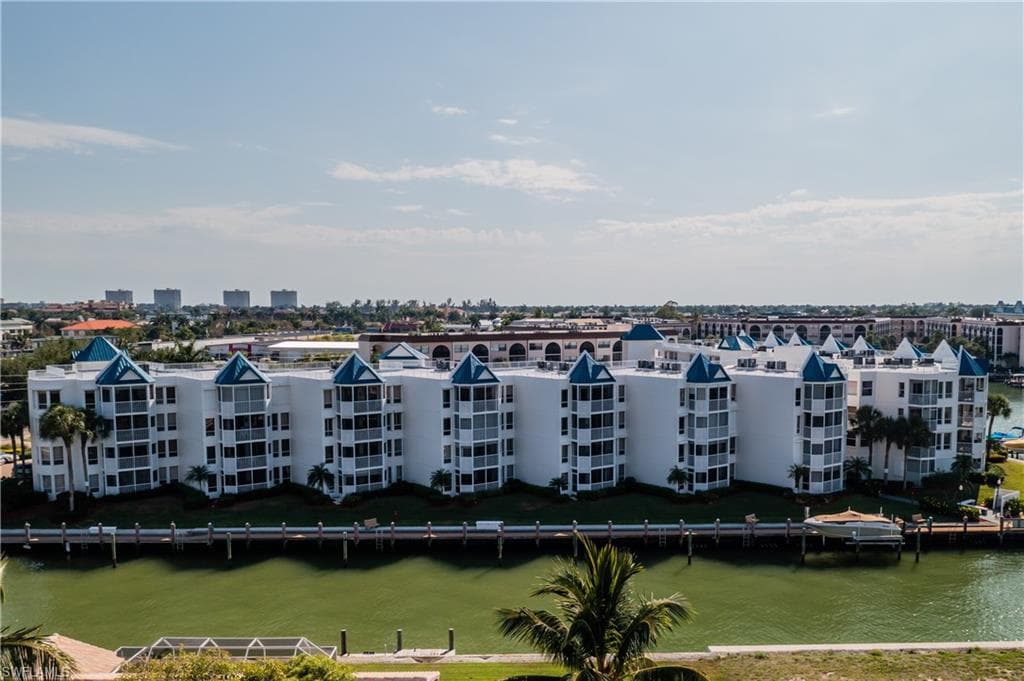 991 Barfield Dr 302, Marco Island, FL 34145-25