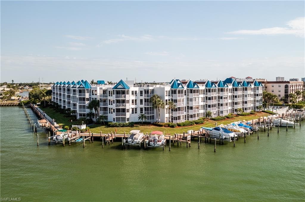 991 Barfield Dr 302, Marco Island, FL 34145-26