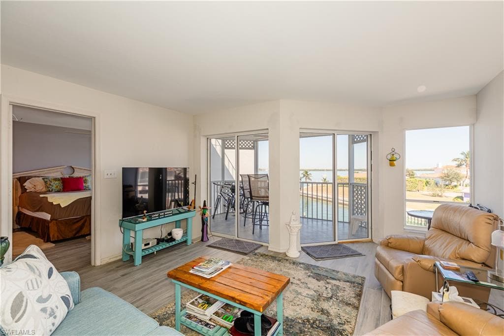 991 Barfield Dr 302, Marco Island, FL 34145-3