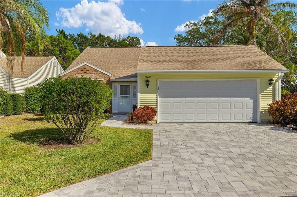 15348 Wimborne Ln, Naples, FL 34110-3