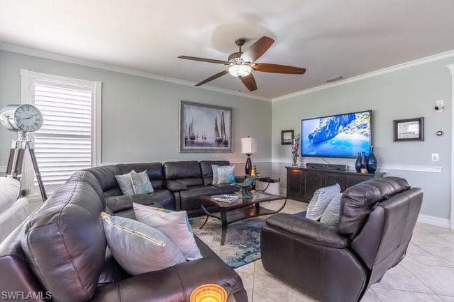 8485 Benelli Ct, Naples, FL 34114-2722-23
