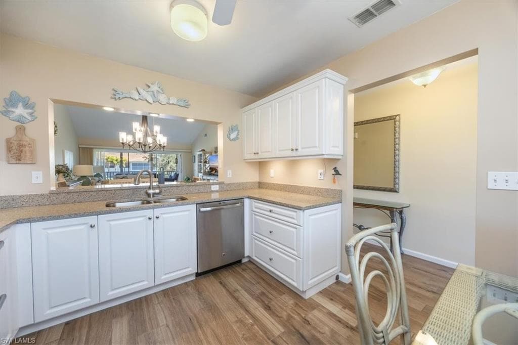 700 Saratoga Cir B-204, Naples, FL 34104-9