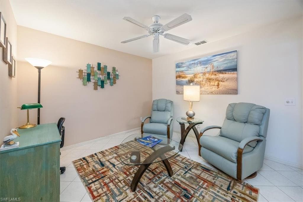 700 Saratoga Cir B-204, Naples, FL 34104-14