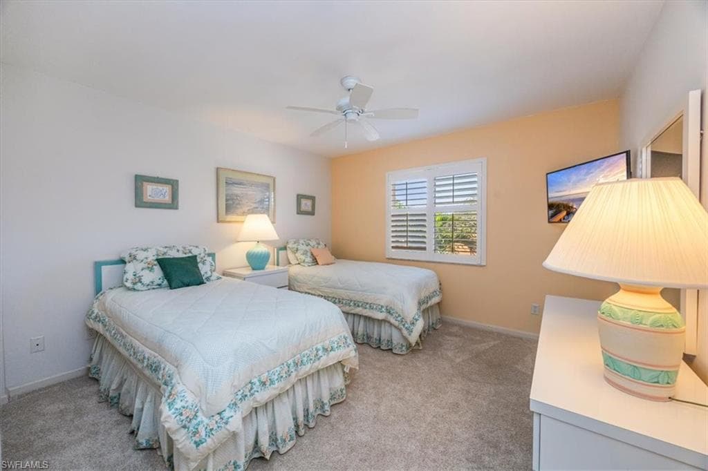 700 Saratoga Cir B-204, Naples, FL 34104-21