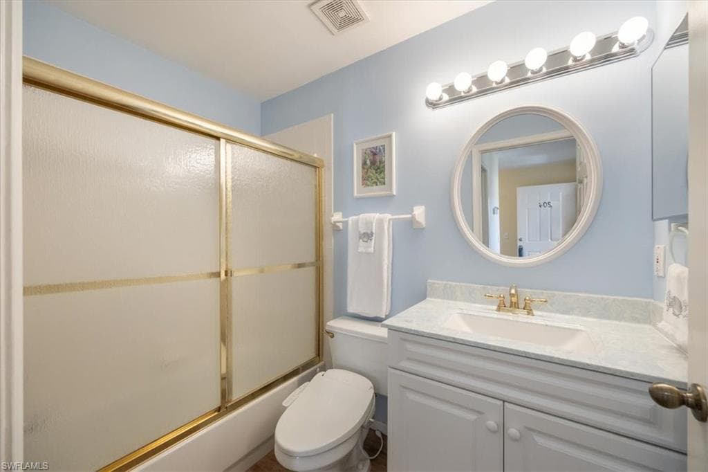 700 Saratoga Cir B-204, Naples, FL 34104-22