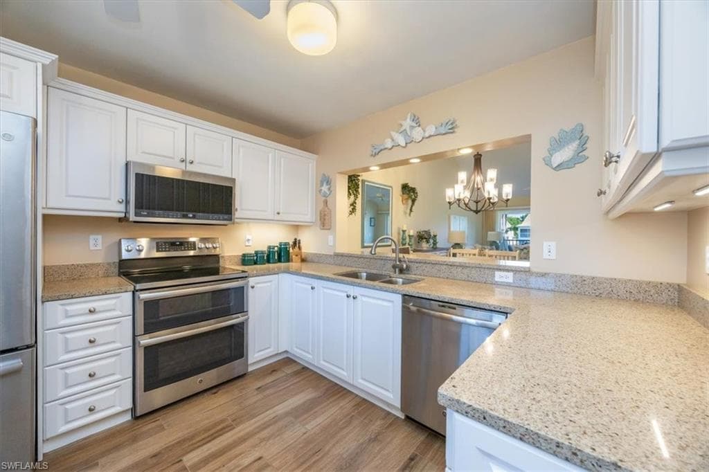 700 Saratoga Cir B-204, Naples, FL 34104-8