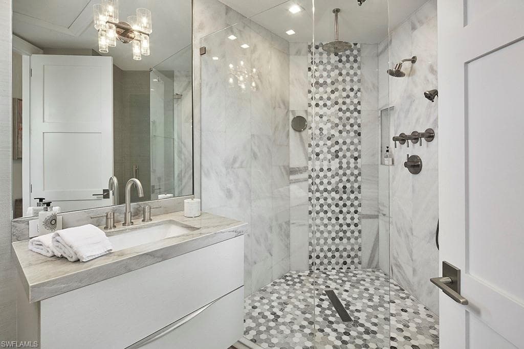 231 Colonade Cir, Naples, FL 34103-14