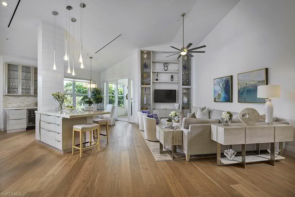 231 Colonade Cir, Naples, FL 34103-4