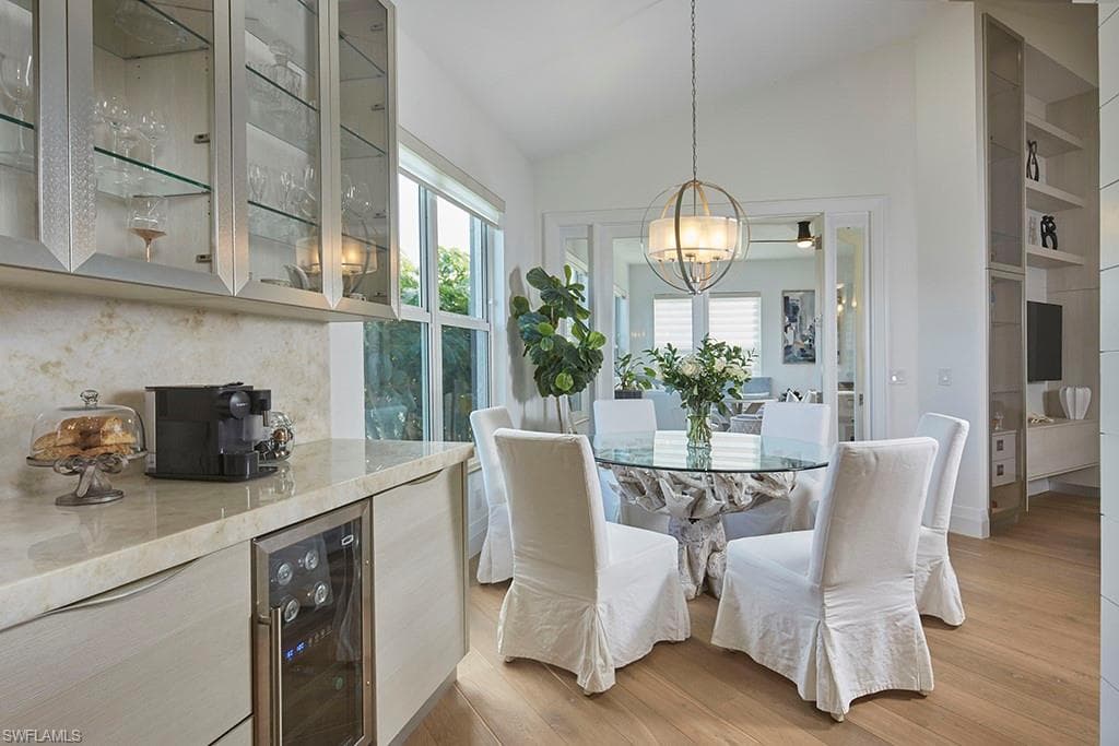 231 Colonade Cir, Naples, FL 34103-4