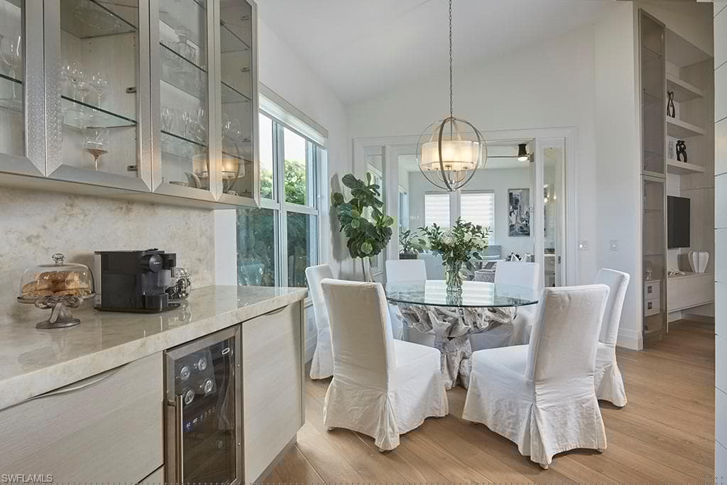 231 Colonade Cir, Naples, FL 34103-5