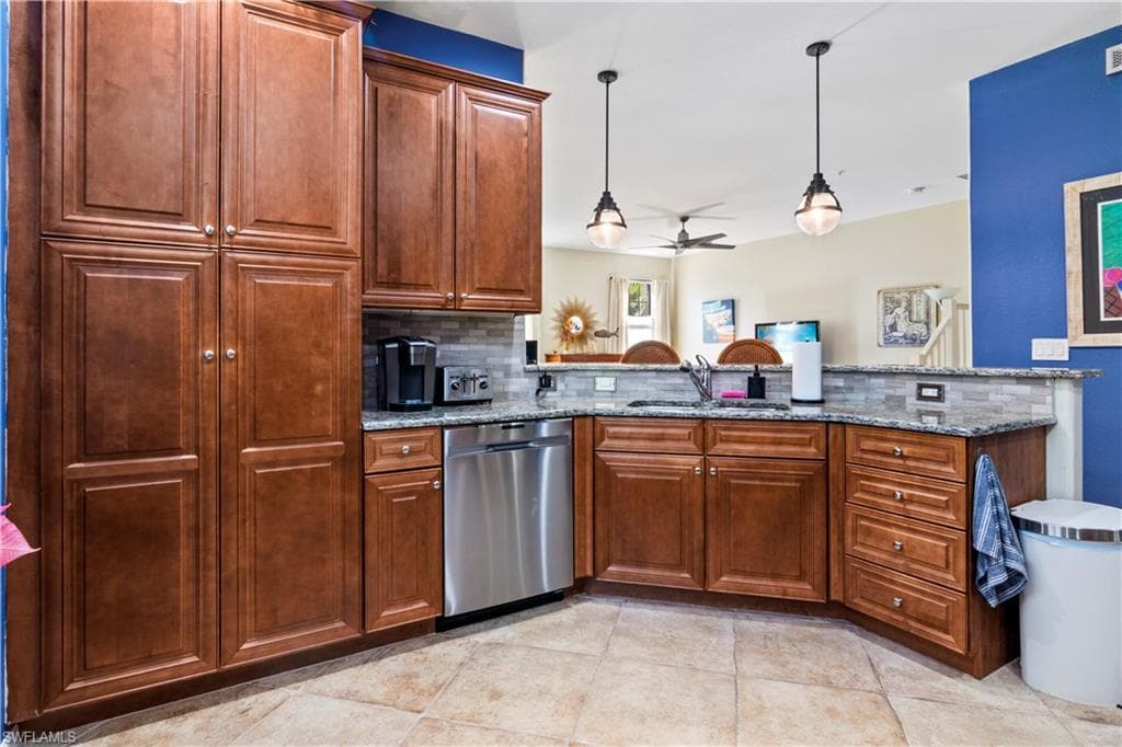8945 Malibu St 201, Naples, FL 34113-9