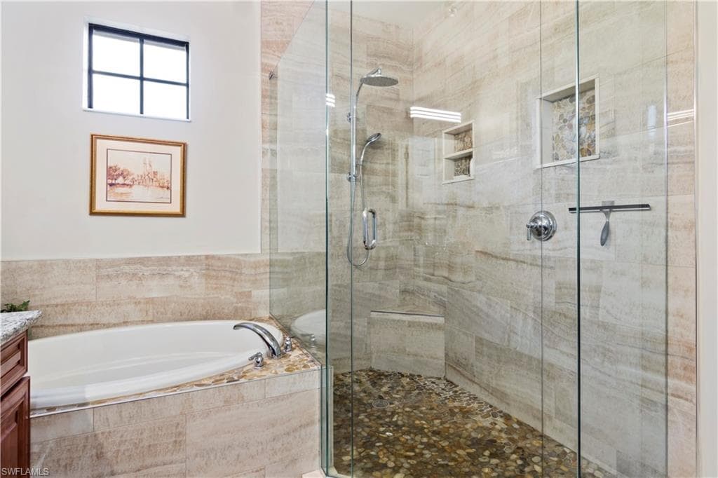 8945 Malibu St 201, Naples, FL 34113-20