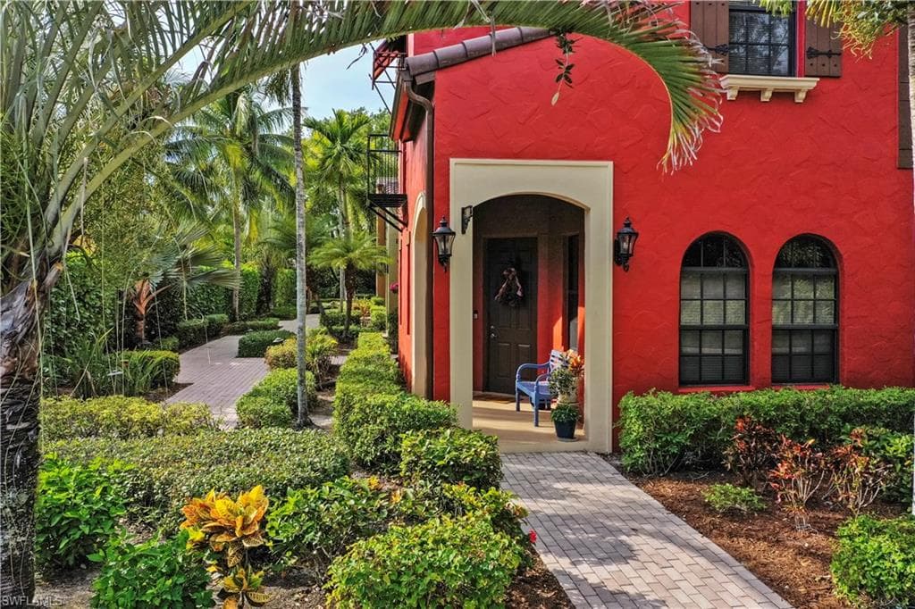 8945 Malibu St 201, Naples, FL 34113-21
