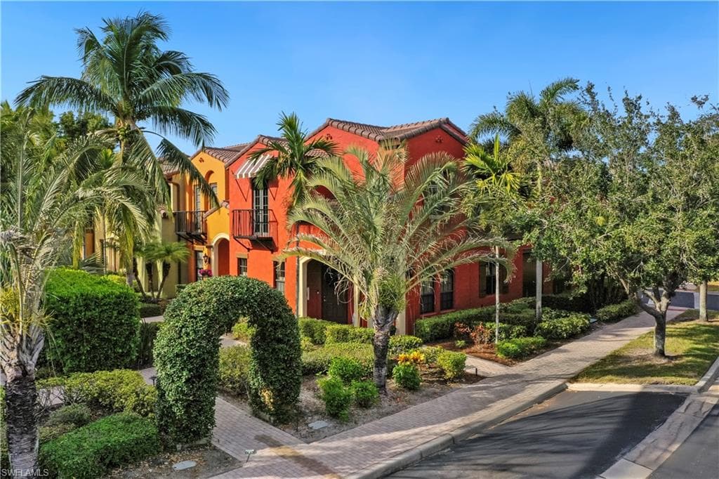 8945 Malibu St 201, Naples, FL 34113-24