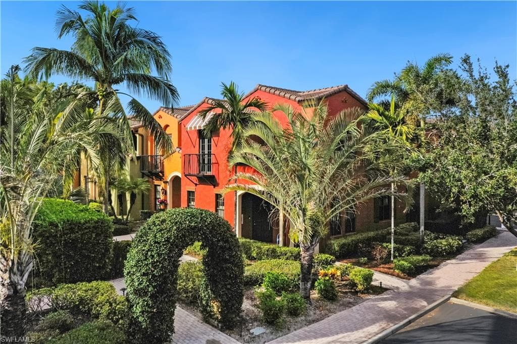 8945 Malibu St 201, Naples, FL 34113-3