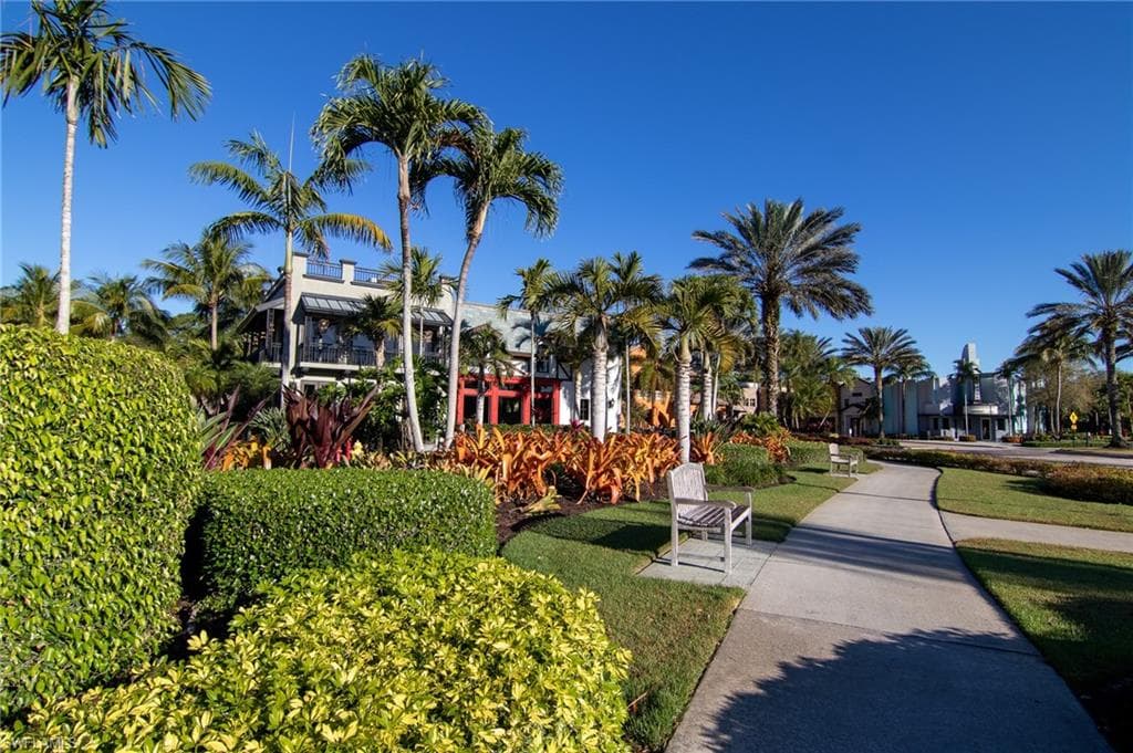 8945 Malibu St 201, Naples, FL 34113-44