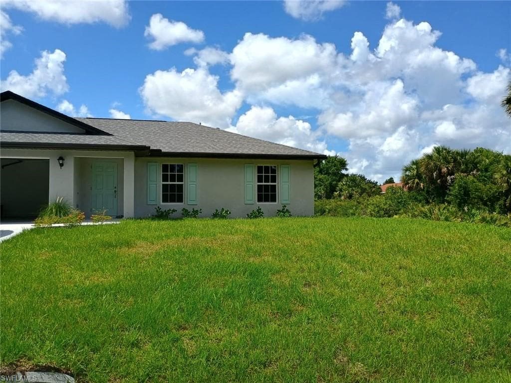 3221 53rd St W, Lehigh Acres, FL 33971-5