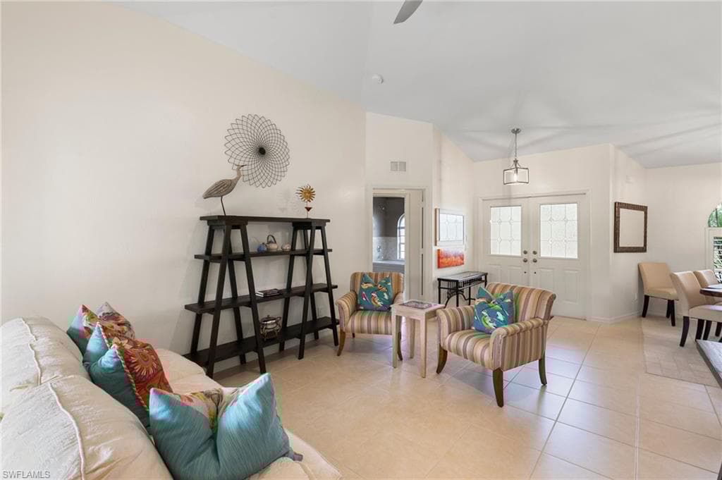 5 Tahiti Rd, Marco Island, FL 34145-10