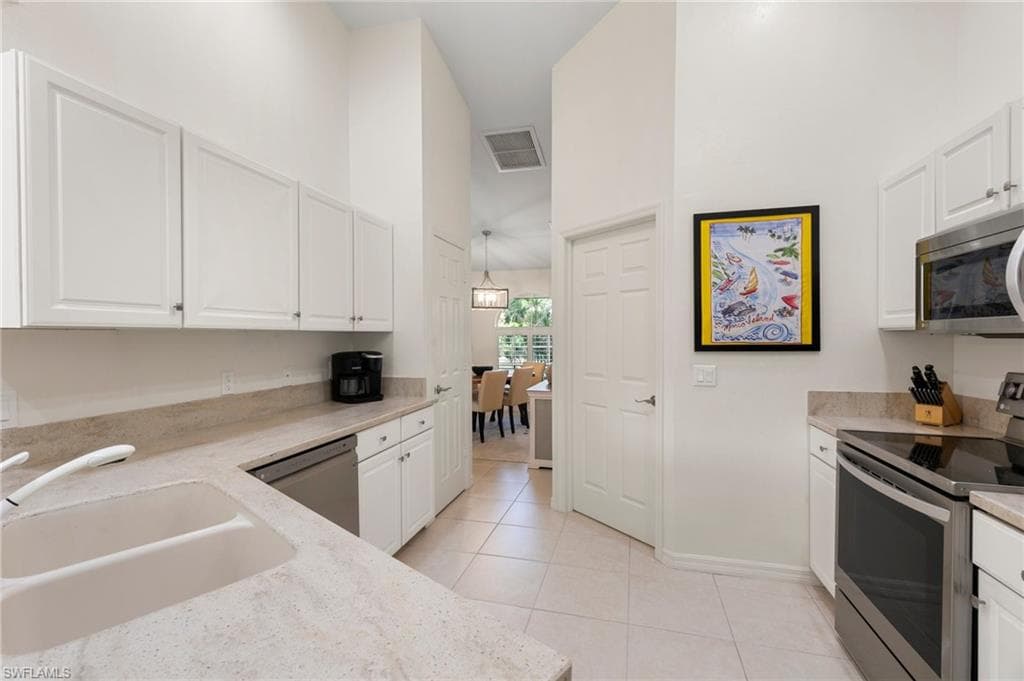 5 Tahiti Rd, Marco Island, FL 34145-21