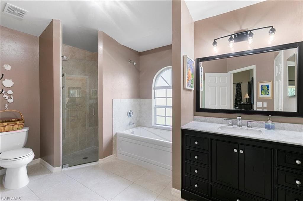 5 Tahiti Rd, Marco Island, FL 34145-25