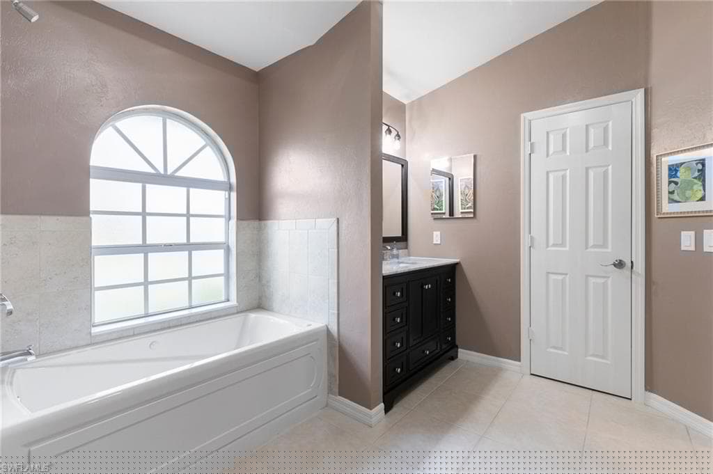 5 Tahiti Rd, Marco Island, FL 34145-26