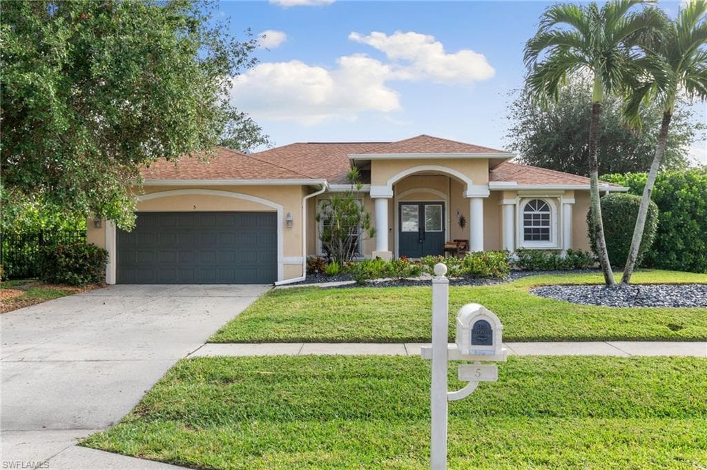 5 Tahiti Rd, Marco Island, FL 34145-3