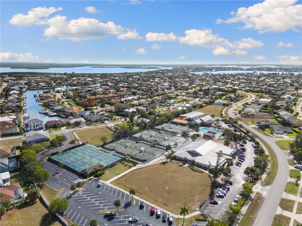 5 Tahiti Rd, Marco Island, FL 34145-45