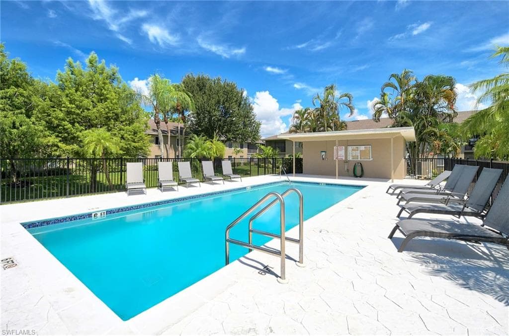 5695 Rattlesnake Hammock Rd B104, Naples, FL 34113-22