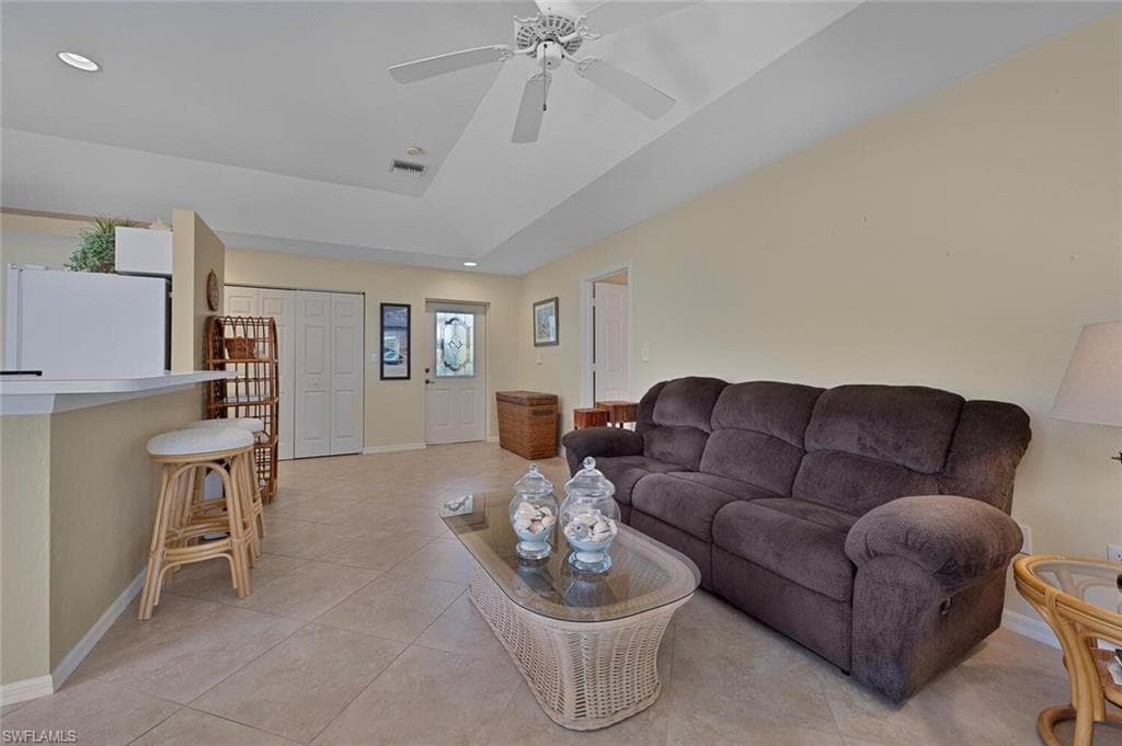 736 Charlemagne Blvd, Naples, FL 34112-4