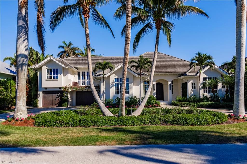 1935 7th St S, Naples, FL 34102-10