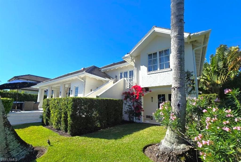 1935 7th St S, Naples, FL 34102-38