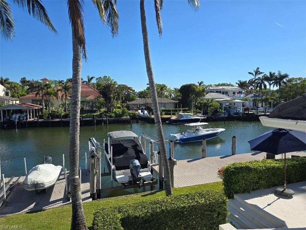 1935 7th St S, Naples, FL 34102-40