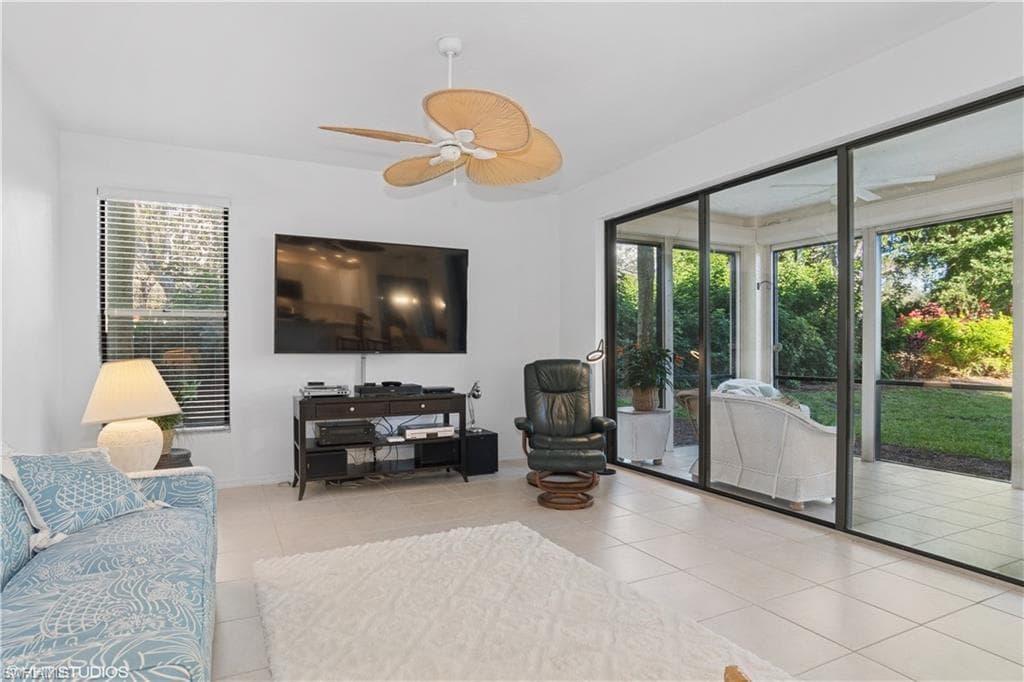 7048 Pelican Bay Blvd C-105, Naples, Fl 34108-1