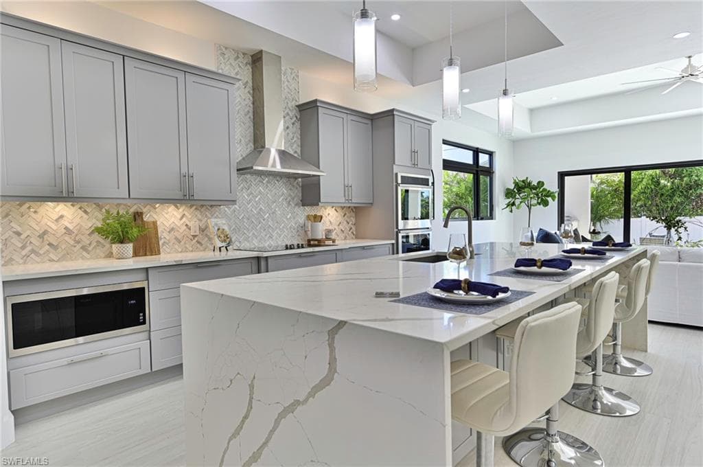 766 111th Ave N, Naples, FL 34108-9