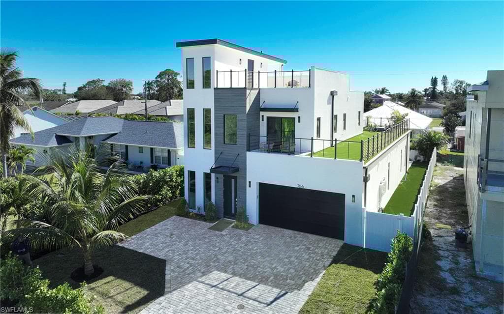 766 111th Ave N, Naples, FL 34108-37