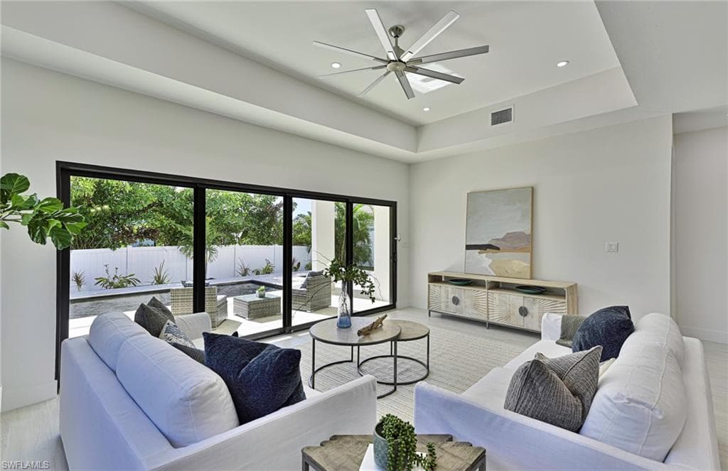 766 111th Ave N, Naples, FL 34108-4