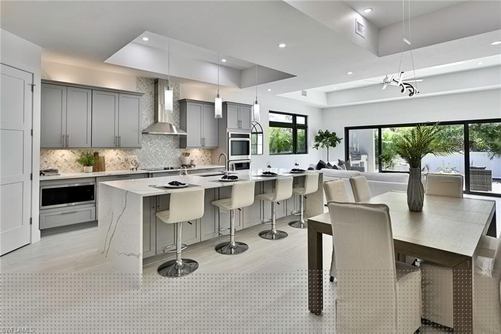 766 111th Ave N, Naples, FL 34108-7