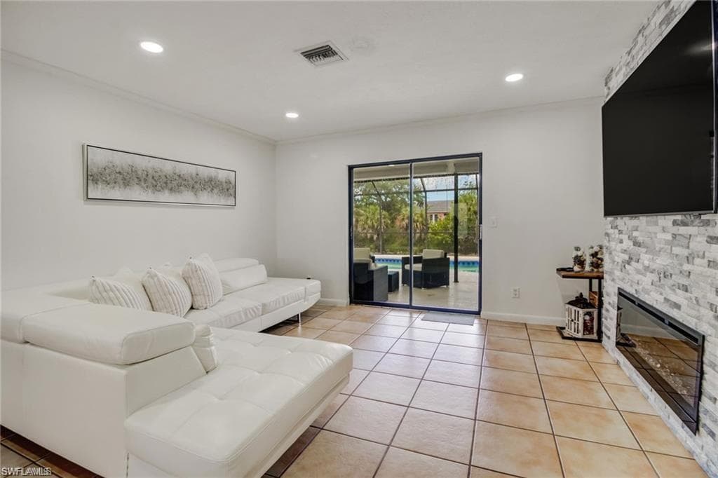 2969 54th Ln SW, Naples, FL 34116-9