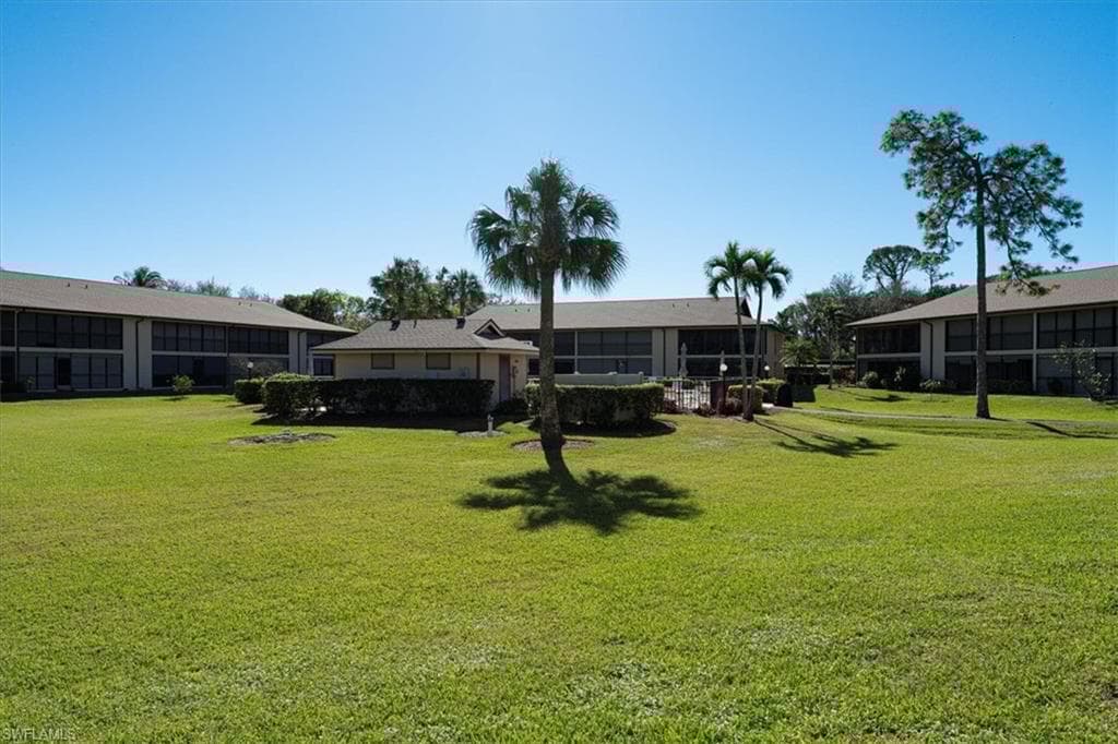 236 Pebble Beach Cir A102, Naples, FL 34113-25