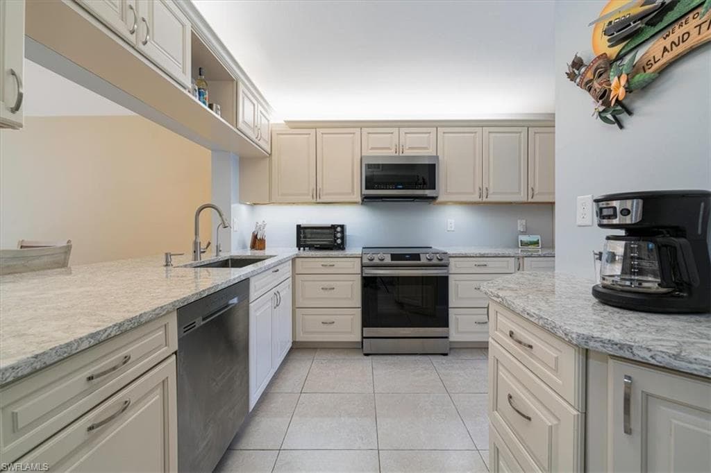 236 Pebble Beach Cir A102, Naples, FL 34113-6