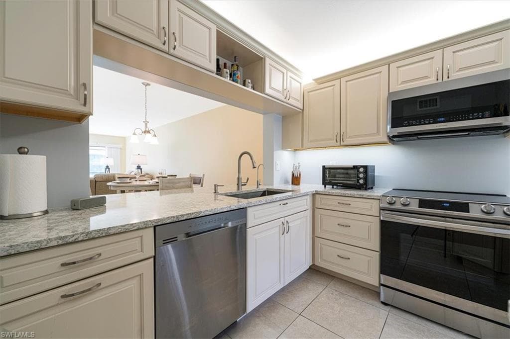 236 Pebble Beach Cir A102, Naples, FL 34113-7