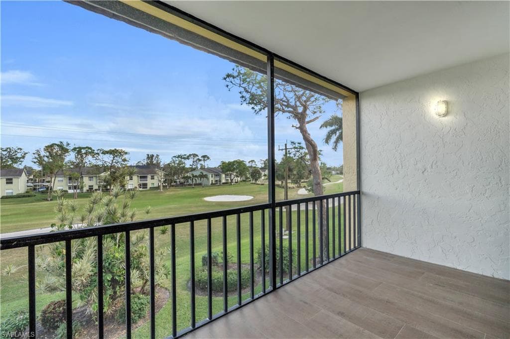 1085 Forest Lakes Dr 8303, Naples, FL 34105-16