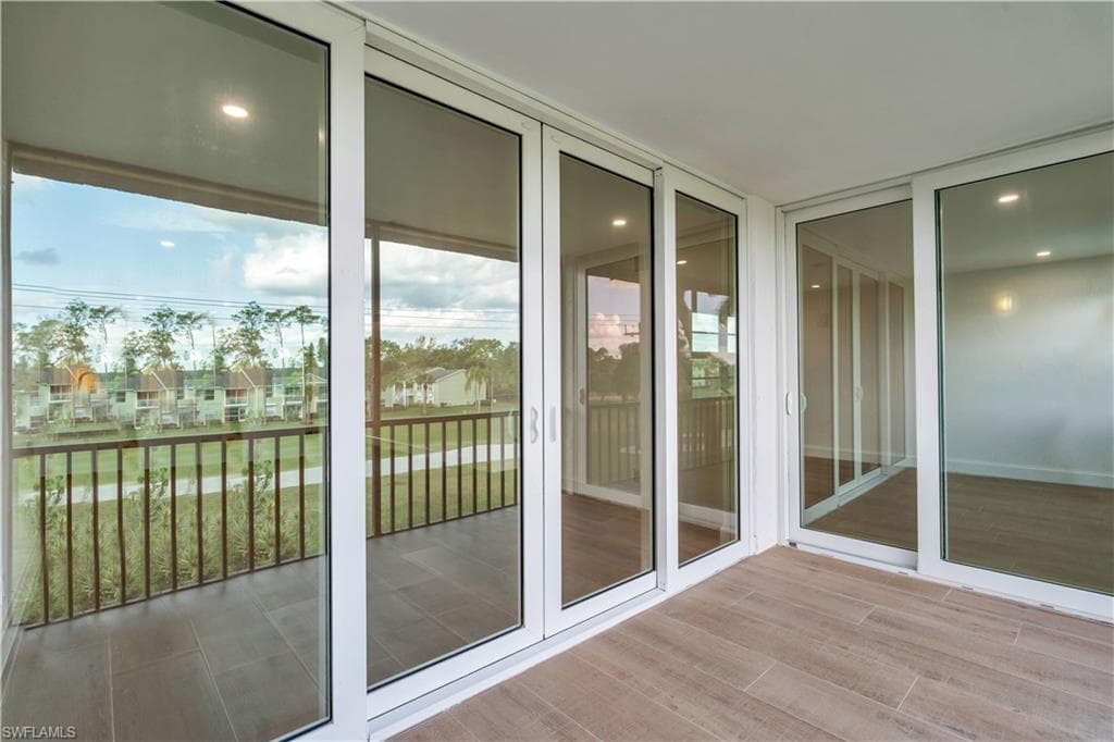 1085 Forest Lakes Dr 8303, Naples, FL 34105-17