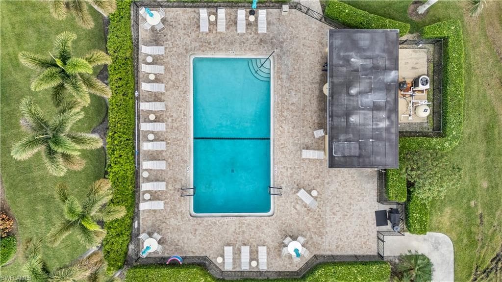 1085 Forest Lakes Dr 8303, Naples, FL 34105-18